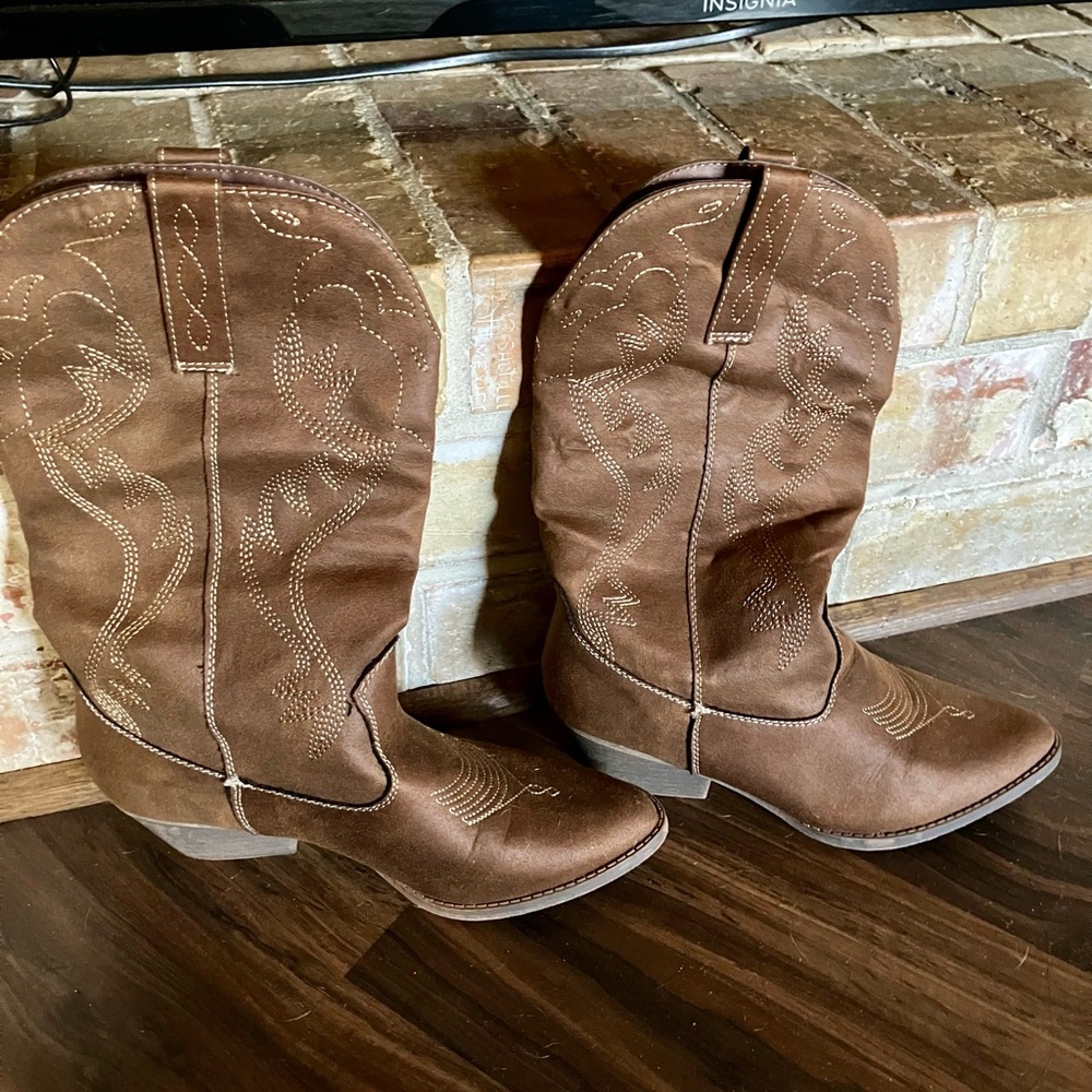 Austin Clothing Co. Brown Western Heeled Cowboy Boots